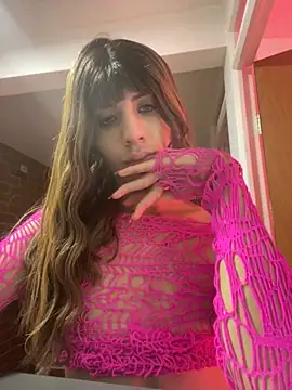 Snapshot of SiaraRealist chatting on 11-07-25, 06:30 SiaraRealist online show from 11-07-25, 06:30