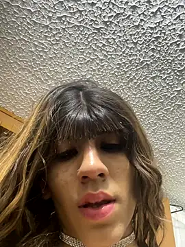 Snapshot of SiaraRealist chatting on 12-01-25, 06:40 SiaraRealist online show from 12-01-25, 06:40