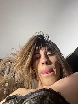 SiaraRealist online show from 04-02-26, 01:47