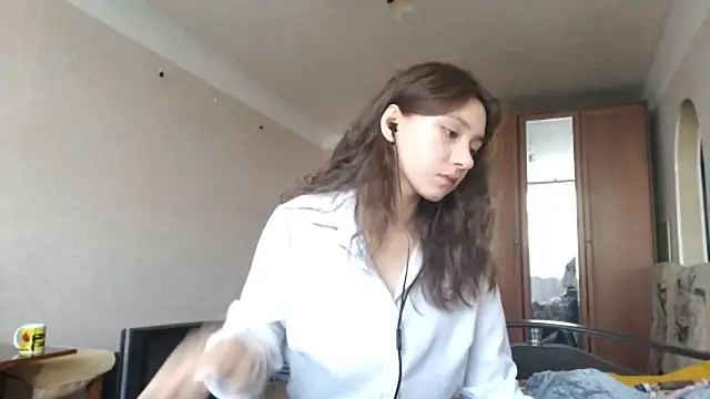 MiaLovelyOne online show from 10-23-25, 09:19