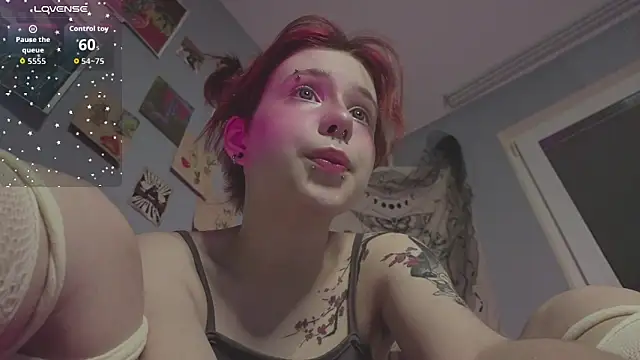 Snapshot of RubiReynnn chatting on 10-26-25, 05:30 RubiReynnn online show from 10-26-25, 05:30