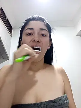 Snapshot of AbbyLewiis chatting on 11-04-25, 11:09 AbbyLewiis online show from 11-04-25, 11:09