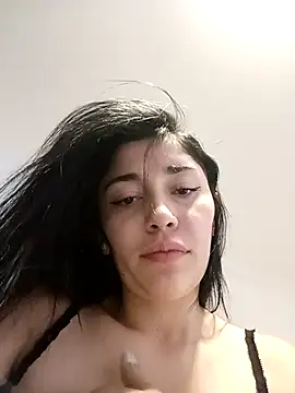 Snapshot of AbbyLewiis chatting on 11-08-25, 01:44 AbbyLewiis online show from 11-08-25, 01:44