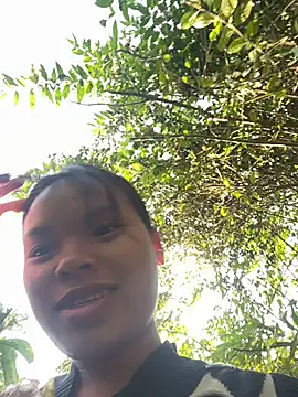 hello-cute online show from 11-27-25, 01:07