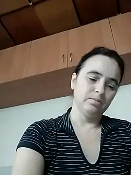 Snapshot of Ella-433 chatting on 12-05-25, 09:40 Ella-433 online show from 12-05-25, 09:40