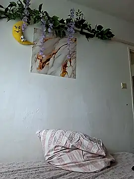 Snapshot of Nika_aa chatting on 05-08-26, 09:47 Nika aa online show from 05-08-26, 09:47