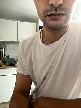 Snapshot of Arabianrainbow chatting on 10-11-25, 10:03 Arabianrainbow online show from 10-11-25, 10:03