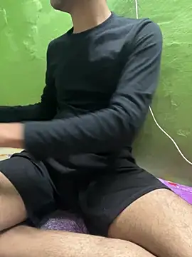 Snapshot of foxythebold chatting on 10-08-25, 05:21 foxythebold online show from 10-08-25, 05:21