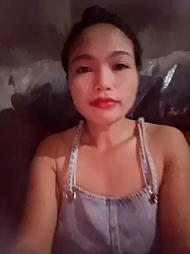 Snapshot of Rabbit-small chatting on 10-14-25, 03:51 Rabbit-small online show from 10-14-25, 03:51