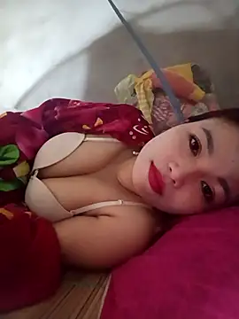 Snapshot of Rabbit-small chatting on 11-18-25, 01:11 Rabbit-small online show from 11-18-25, 01:11