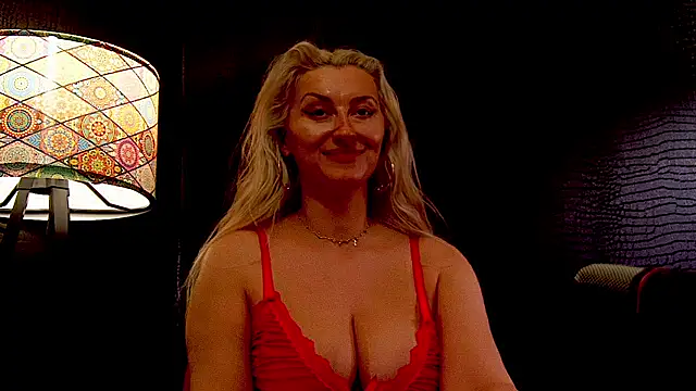 LeticiaReys online show from 02-18-26, 12:45