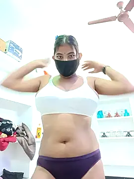 Hot radhaji online show from 12-15-25, 05:17