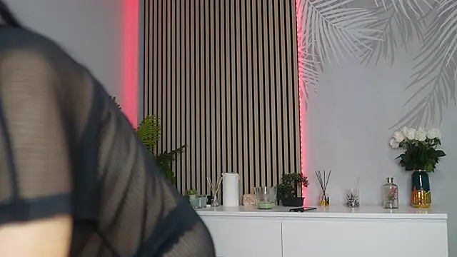 TinyVixen  online show from 10-19-25, 04:02