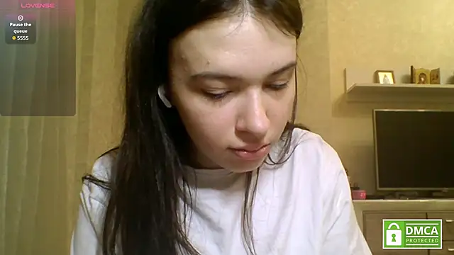 Snapshot of CeyaLier chatting on 06-04-26, 06:25 CeyaLier online show from 06-04-26, 06:25