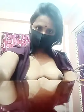 Snapshot of Megla879 chatting on 11-10-25, 04:33 Megla879 online show from 11-10-25, 04:33