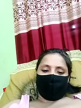 Snapshot of Megla879 chatting on 11-14-25, 04:06 Megla879 online show from 11-14-25, 04:06