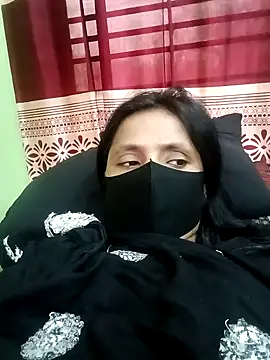 Snapshot of Megla879 chatting on 11-24-25, 12:43 Megla879 online show from 11-24-25, 12:43