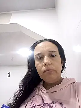 Snapshot of FiorellaDuboi chatting on 11-12-25, 08:41 FiorellaDuboi online show from 11-12-25, 08:41