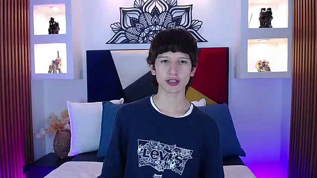 Emo Boy  online show from 03-02-26, 08:37