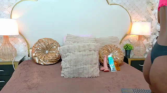  NinaFox  online show from 01-11-26, 02:11