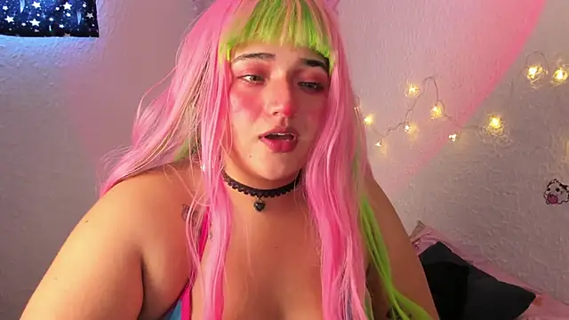 Snapshot of Emilycollei chatting on 10-09-25, 03:43 Emilycollei online show from 10-09-25, 03:43