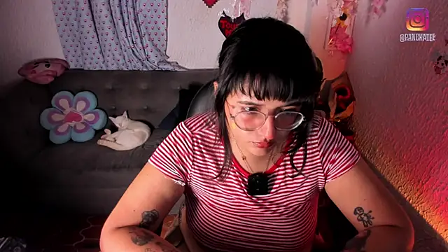 Emilycollei online show from 04-23-26, 04:46