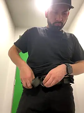 Snapshot of Nasho172737 chatting on 11-26-25, 05:25 Nasho172737 online show from 11-26-25, 05:25