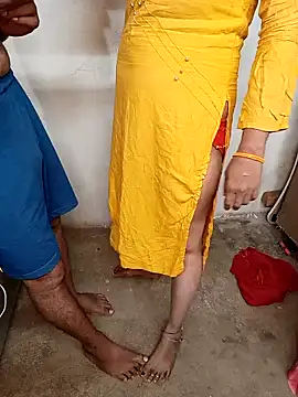 Sexy Riya Bhabhi online show from 10-18-25, 07:47