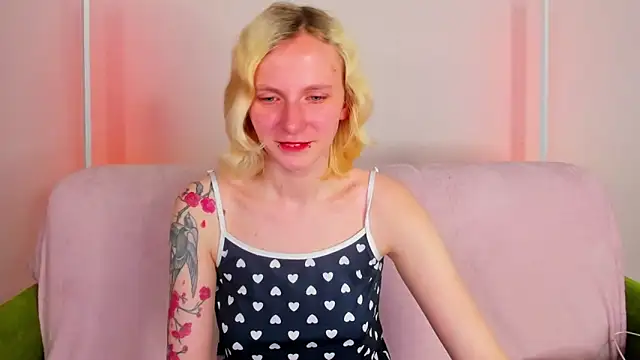 LikiLips online show from 05-15-26, 10:50