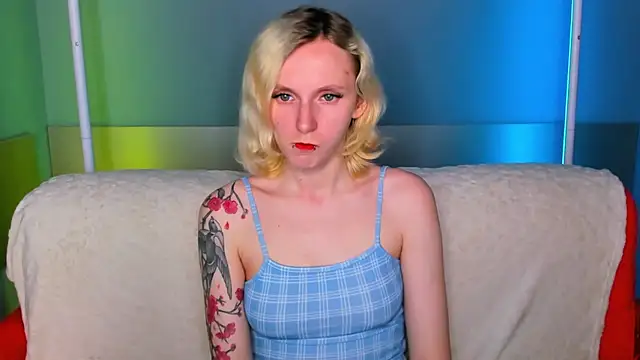 LikiLips online show from 06-04-26, 01:11
