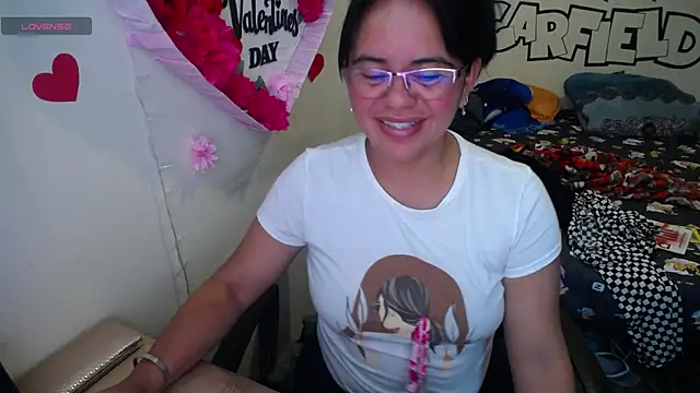 Miss  kendra  online show from 06-17-26, 01:56