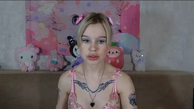 Snapshot of HoneyGold_ chatting on 07-08-26, 04:39 HoneyGold online show from 07-08-26, 04:39