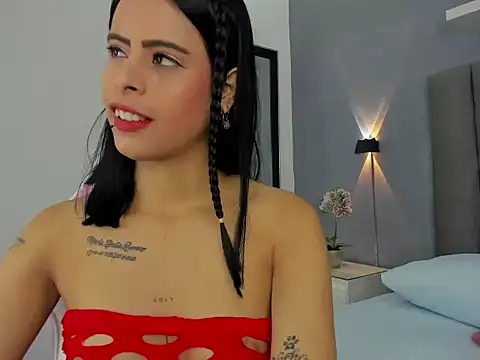 laura maite  online show from 11-26-25, 12:06