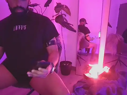 AlejandroFierroxxx online show from 10-14-25, 06:31