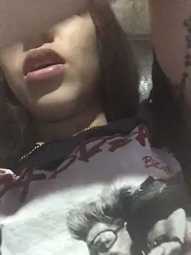 Snapshot of tina201 chatting on 10-11-25, 08:18 tina201 online show from 10-11-25, 08:18