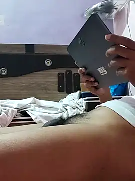 vickymtrb online show from 10-28-25, 07:27