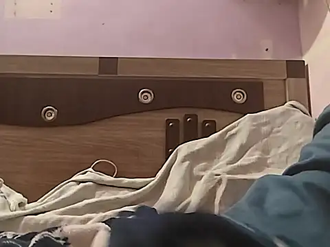 vickymtrb online show from 12-21-25, 07:21