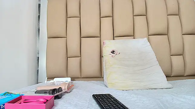 hannah teehn online show from 11-27-25, 07:16