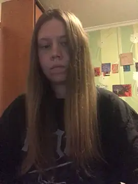 LunaVirelle online show from 04-21-26, 05:50