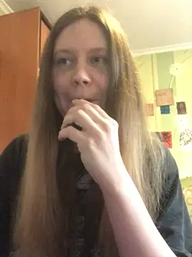 LunaVirelle online show from 04-25-26, 04:15