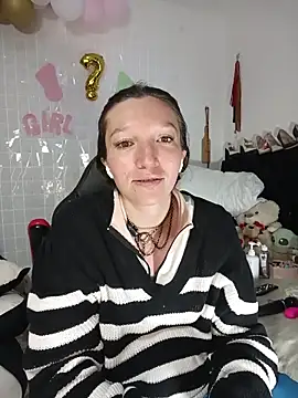 Lucy colee online show from 04-15-26, 11:49