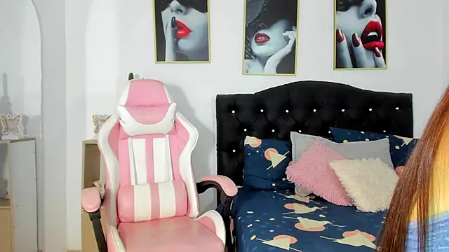 Snapshot of Ellenstefany__ chatting on 10-28-25, 12:58 Ellenstefany   online show from 10-28-25, 12:58