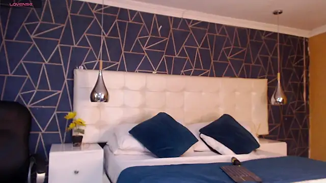 Snapshot of RousseWalker chatting on 10-31-25, 06:53 RousseWalker online show from 10-31-25, 06:53