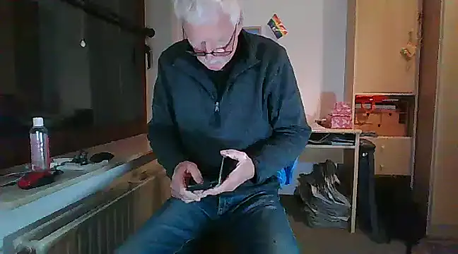 Snapshot of super-snoopy chatting on 12-07-24, 04:03 super-snoopy online show from 12-07-24, 04:03