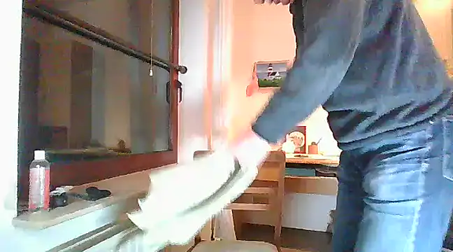 Snapshot of super-snoopy chatting on 12-27-24, 04:10 super-snoopy online show from 12-27-24, 04:10