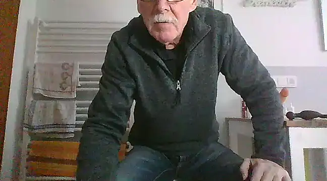 Snapshot of super-snoopy chatting on 01-12-25, 09:40 super-snoopy online show from 01-12-25, 09:40