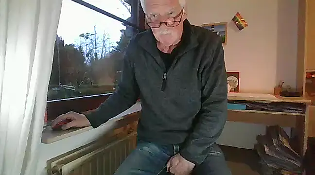 Snapshot of super-snoopy chatting on 01-26-25, 03:25 super-snoopy online show from 01-26-25, 03:25