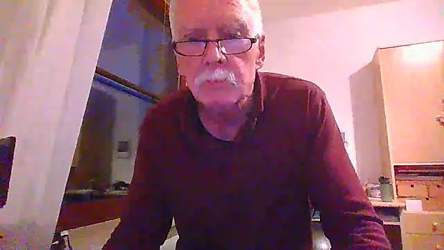 Snapshot of super-snoopy chatting on 11-24-25, 03:45 super-snoopy online show from 11-24-25, 03:45