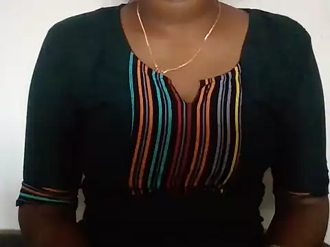 Snapshot of Tamilmallu-duskygirl03 chatting on 11-01-25, 06:15 Tamilmallu-duskygirl03 online show from 11-01-25, 06:15