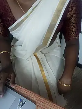 Snapshot of Tamilmallu-duskygirl03 chatting on 11-02-25, 01:57 Tamilmallu-duskygirl03 online show from 11-02-25, 01:57